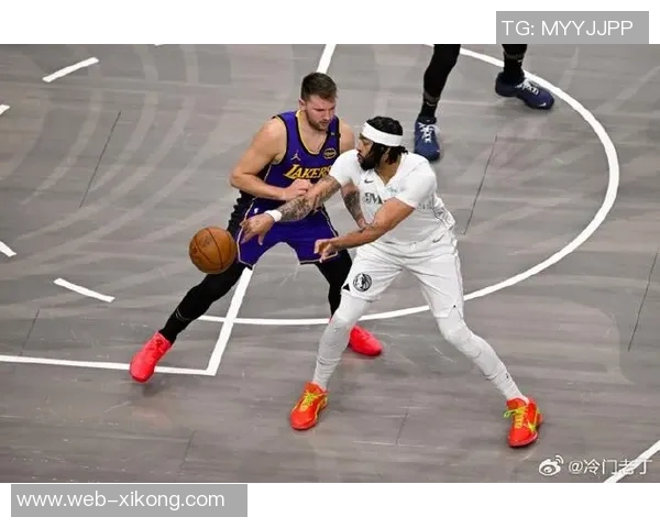 浓眉分享季前赛感受努力适应球队进攻体系并寻找最佳进攻位置