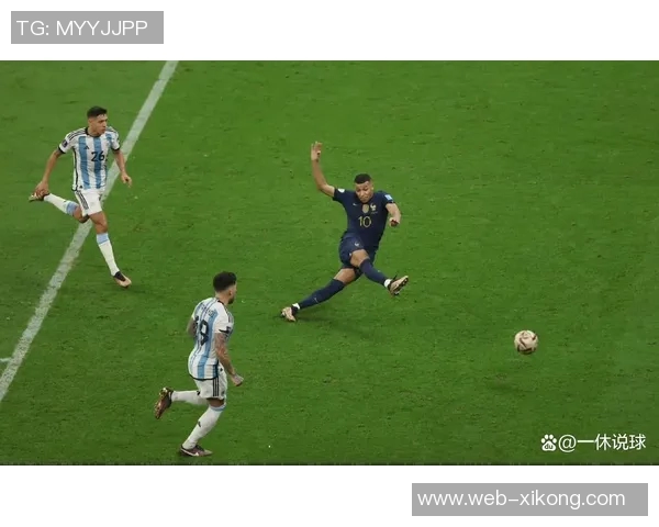 迈阿密国际首失一球门将失误送点苏里奇稳健罚入扳平比分