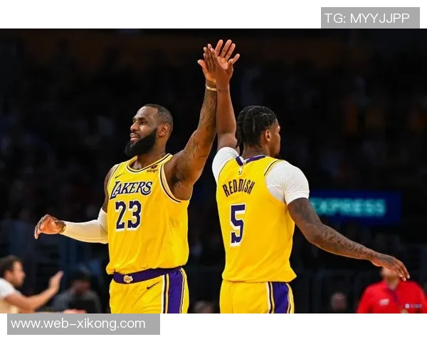 官方宣布浓眉因腹股沟痉挛缺席圣诞大战球队将谨慎处理伤情