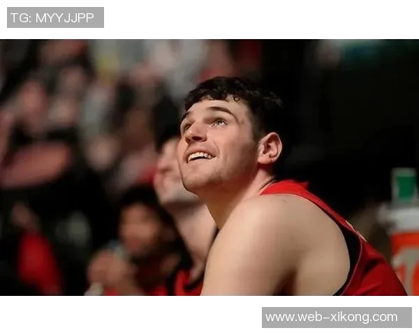 克林根坦言护筐失误导致痛苦期待球队能在关键时刻迎来胜利