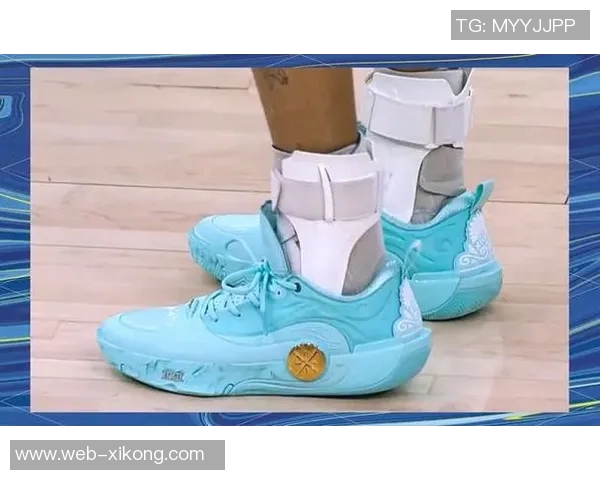 库里致敬韦德经典鞋款感谢12年前的支持与喜爱